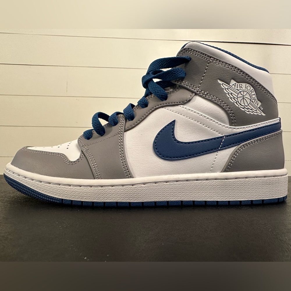 Air Jordan 1 Mid - Cement Grey/True Blue/ White (9M/10.5W)
